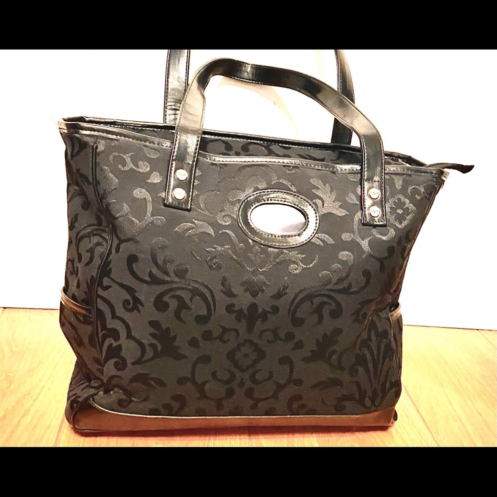 Thirty-One Cindy Tote used almost exclusively for display only.